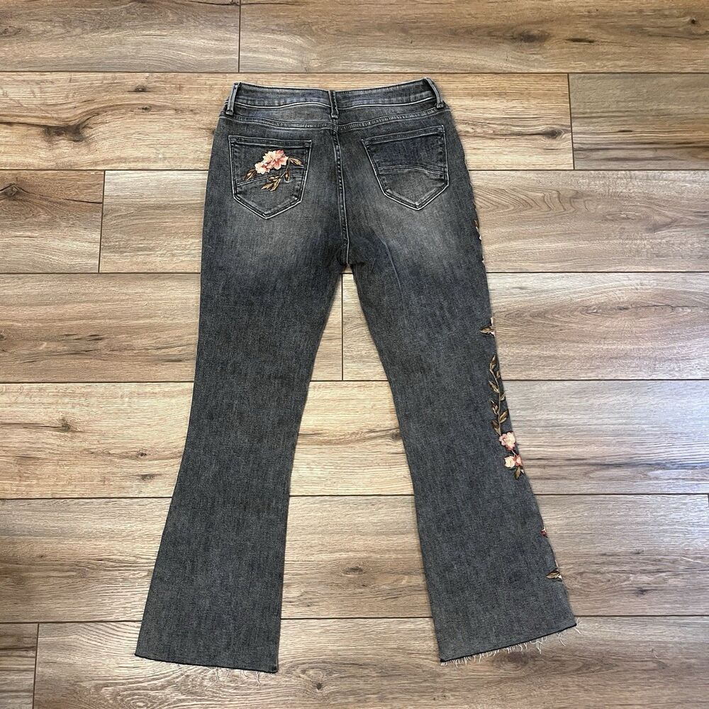 Driftwood Roxy Boot Cut Flare Black Jeans Embroidered Flowers Roses Sz 28 -28x27 - Picture 7 of 7